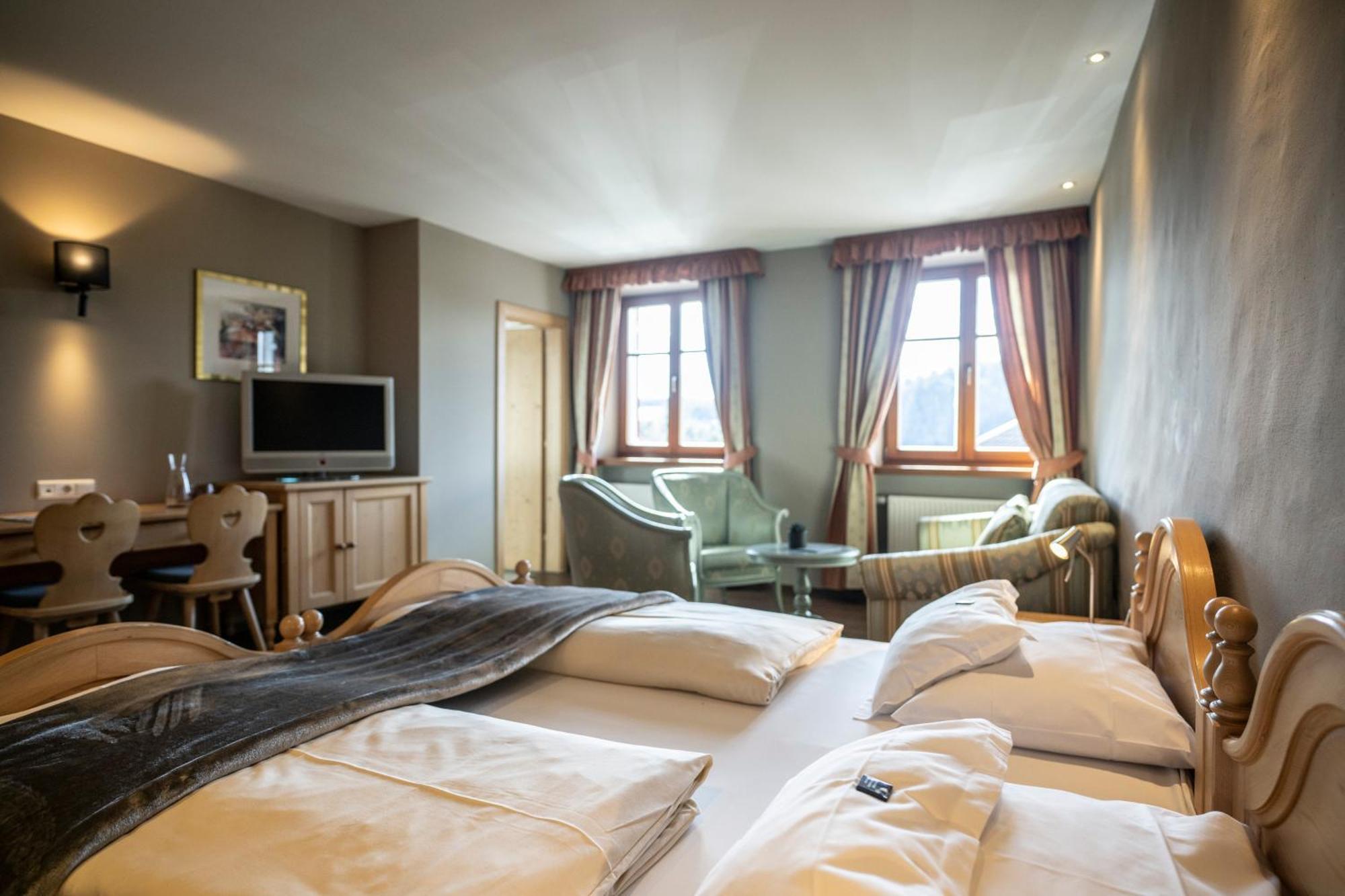 Hotel Zum Turm كاستيلِروتّو المظهر الخارجي الصورة